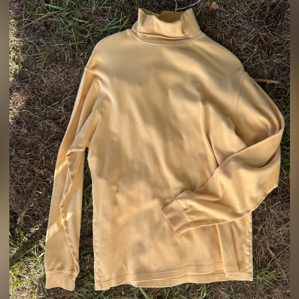 Vintage butter yellow Covington 100% cotton turtle neck adult large